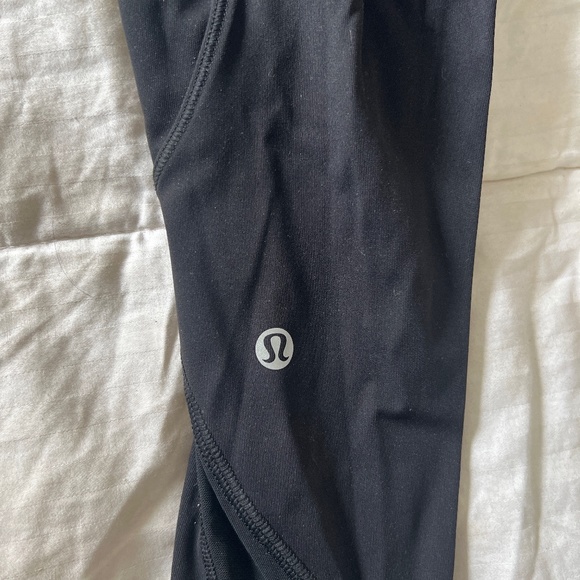 Lululemon size 2 mesh detail cropped leggings - Picture 1 of 8